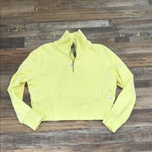 Vuori Women's Lemon Quarter-Zip Sweatshirt